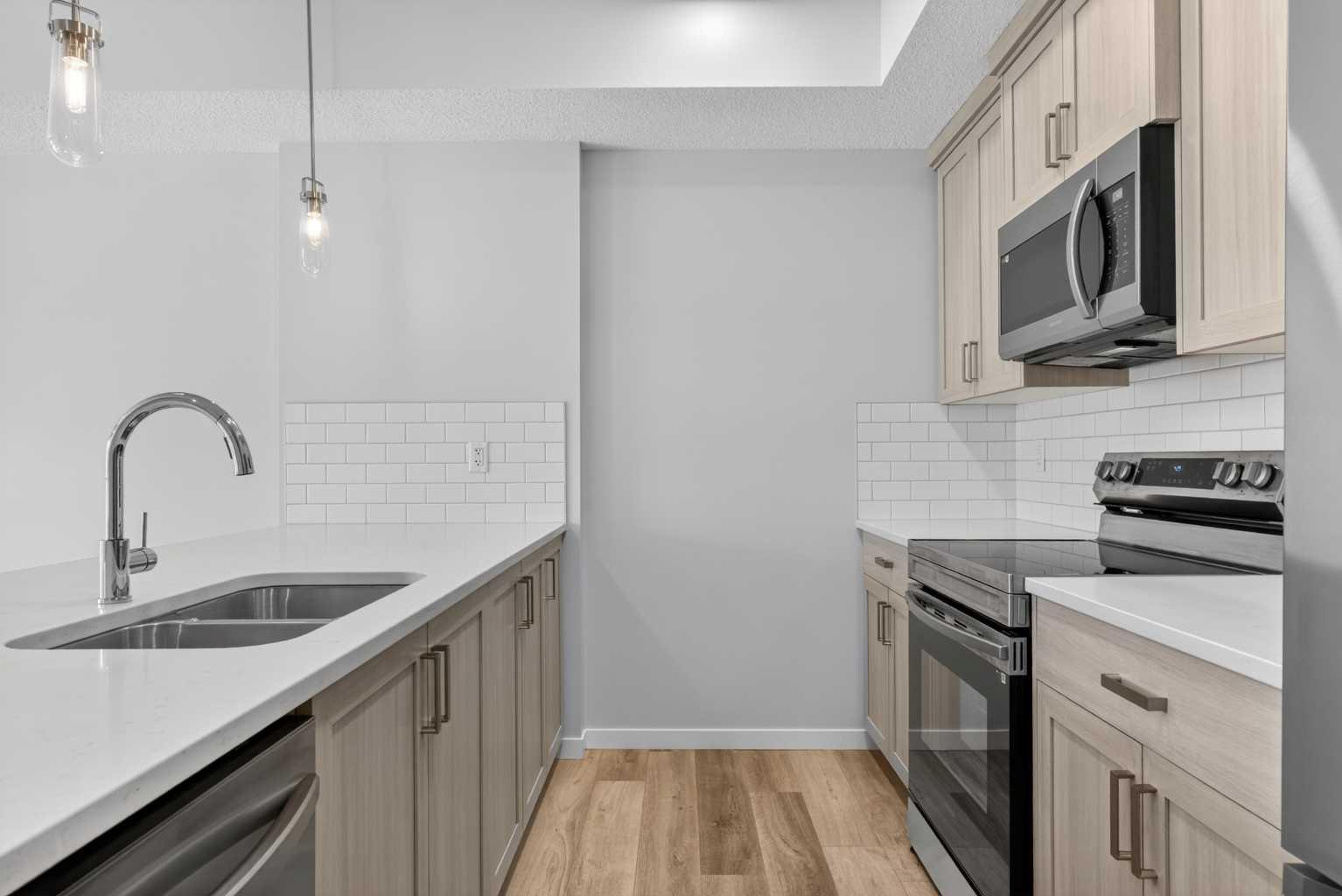 33 Carringham Gate NW 1206