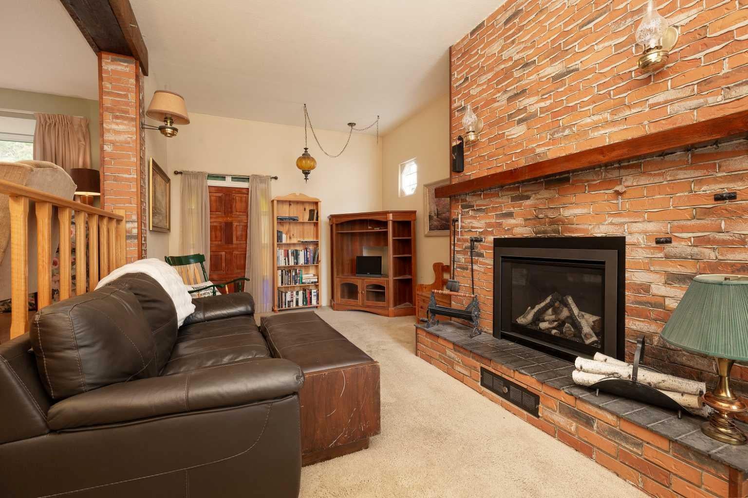 1313 Huron Place S
