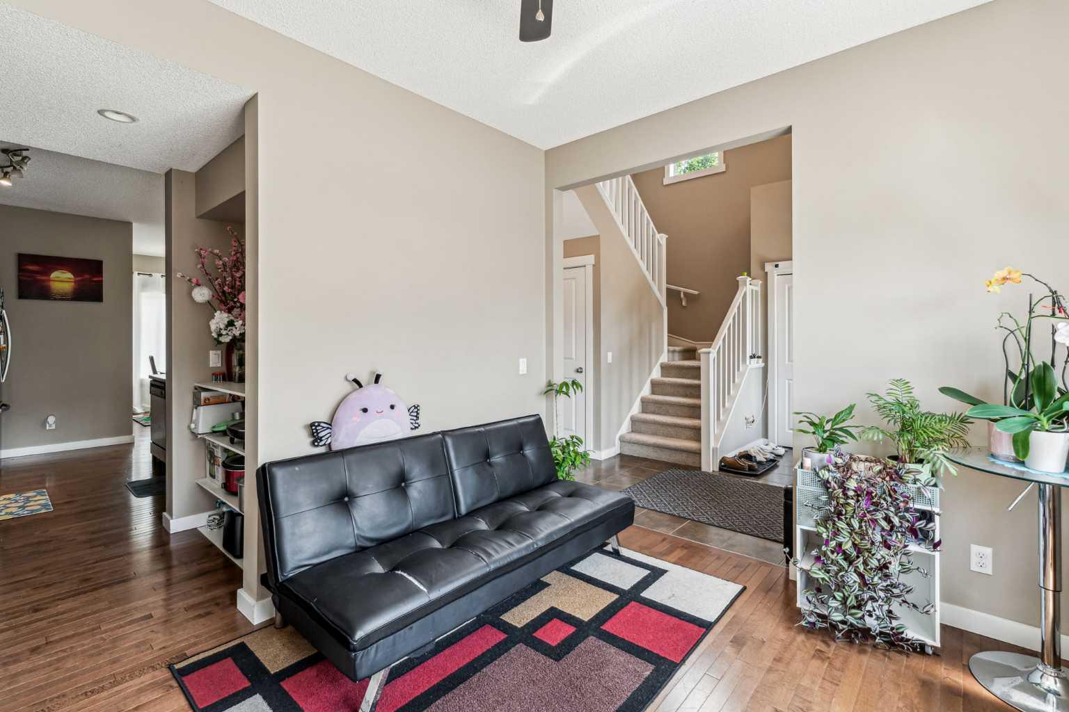 109 Elgin Meadows Manor SE