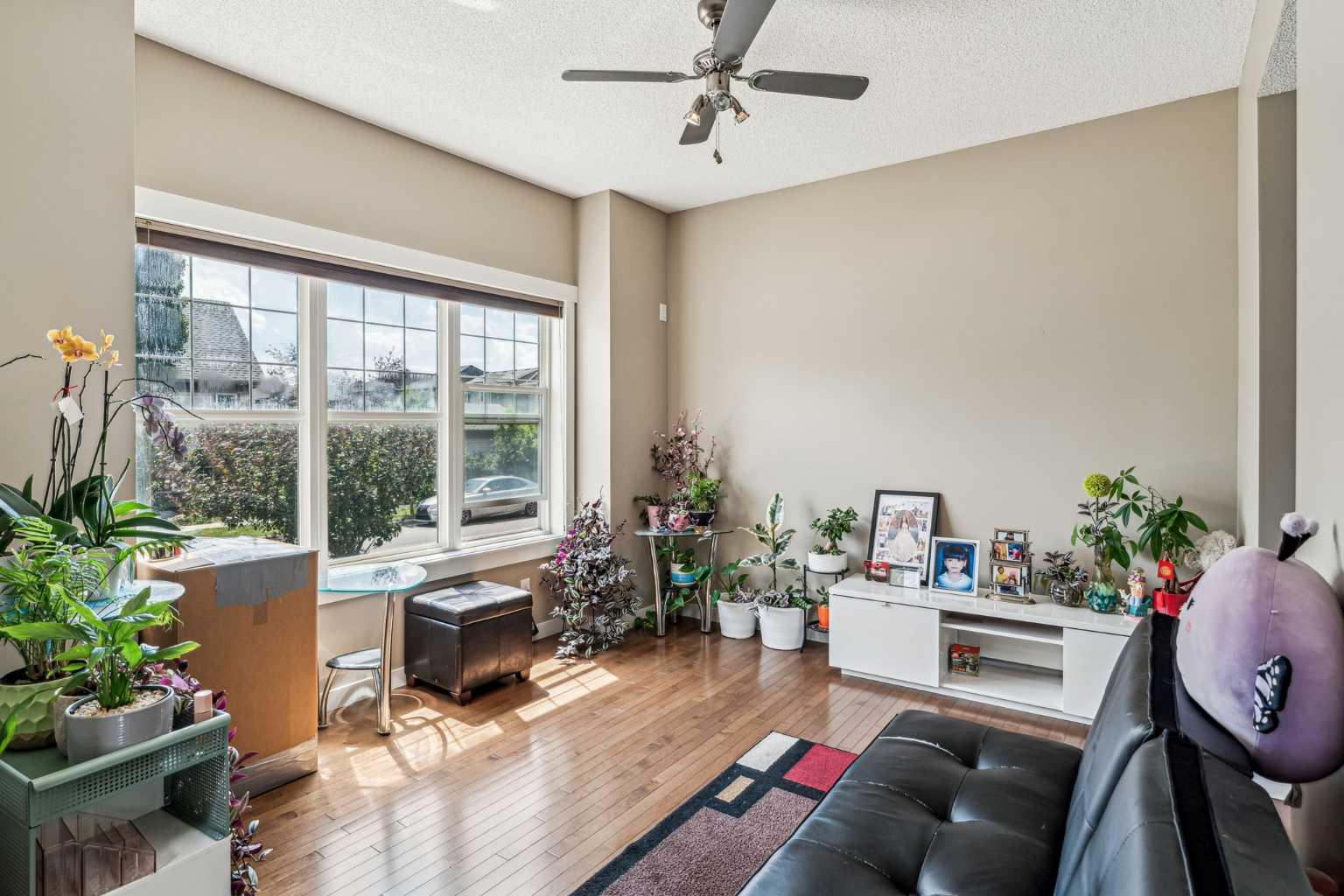109 Elgin Meadows Manor SE