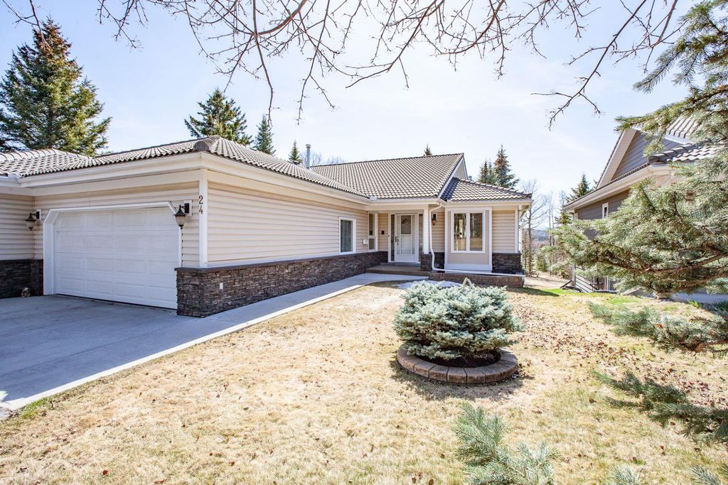 Photo of 24 Sunrise Way, Priddis Greens, AB T0L 1W3 (MLS # A2303634)