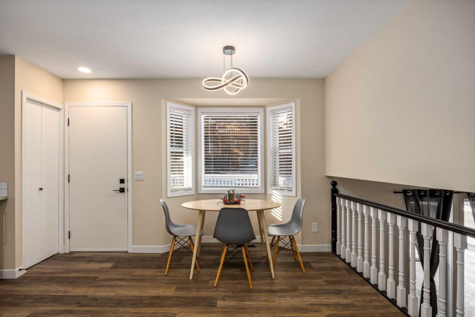 131 Stratton Crescent SW