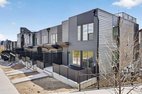 Photo of 2537 Sovereign Crescent SW, Calgary, AB T3C 3Y3 (MLS # A2308805)