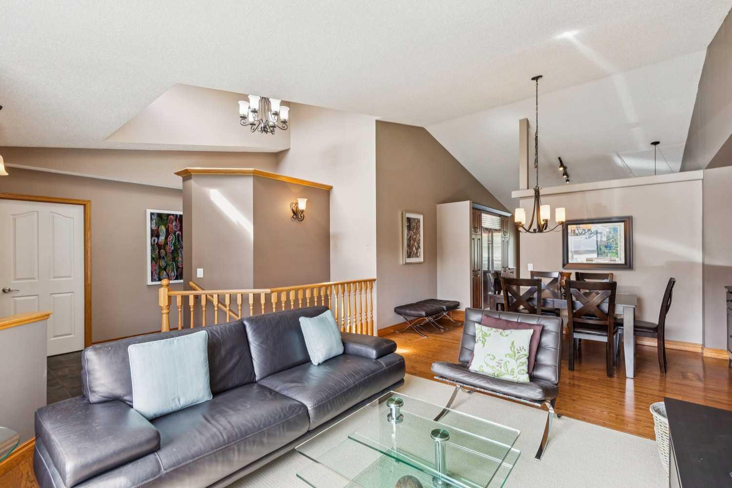 137 Arbour Ridge Circle NW