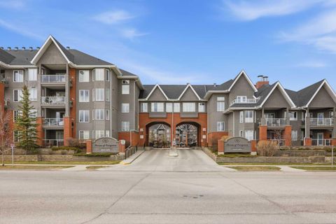 Photo of 15 Everstone Drive SW #105, Calgary, AB T2Y 5H5 (MLS # A2304603)