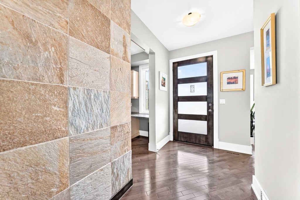 Photo of 2233 26 Street SW, Calgary, AB T3E 2A4 (MLS # A2352454)