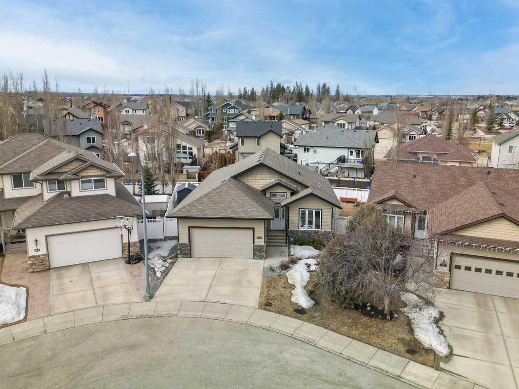 Photo of 91 Woodrow Close, Red Deer, AB T4N 7G1 (MLS # A2293733)