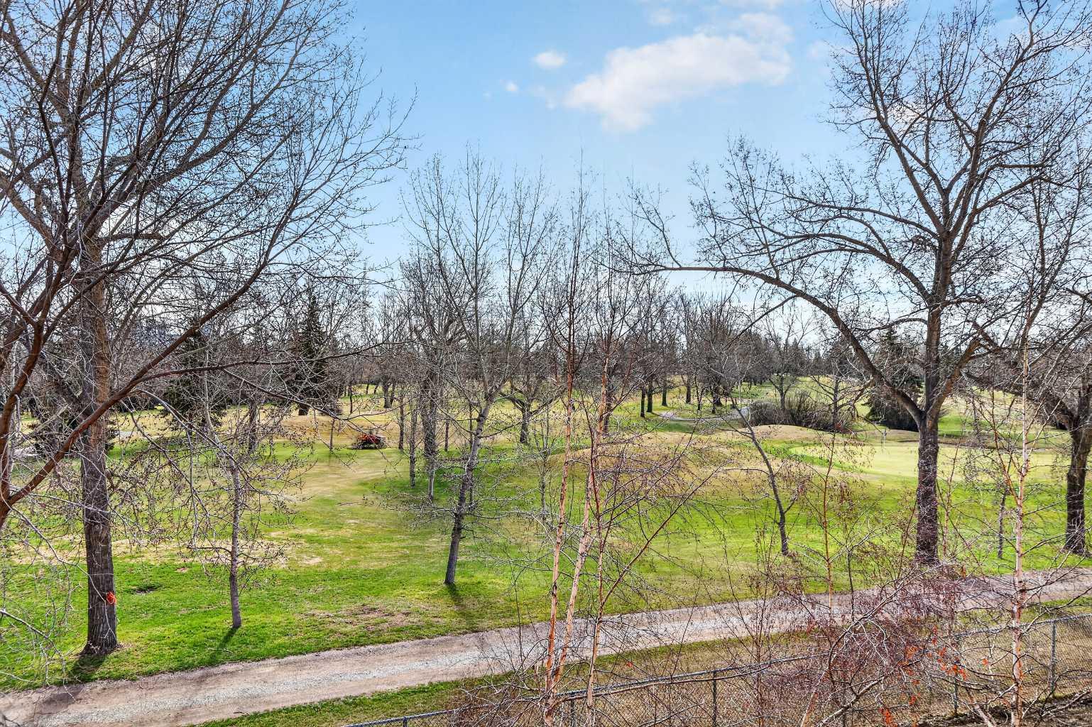 14 Hemlock Crescent SW 7304