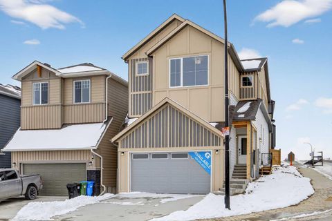 Photo of 67 Versant Way SW, Calgary, AB T3M 4A4 (MLS # A2301175)