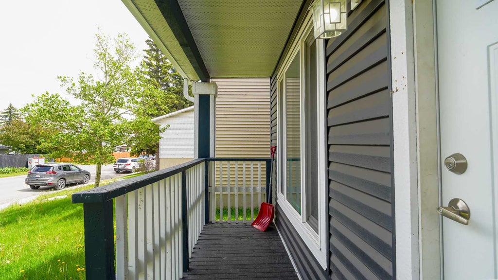 Photo of 164 Castlegreen Close NE, Calgary, AB T3J 1Y6 (MLS # A2320800)