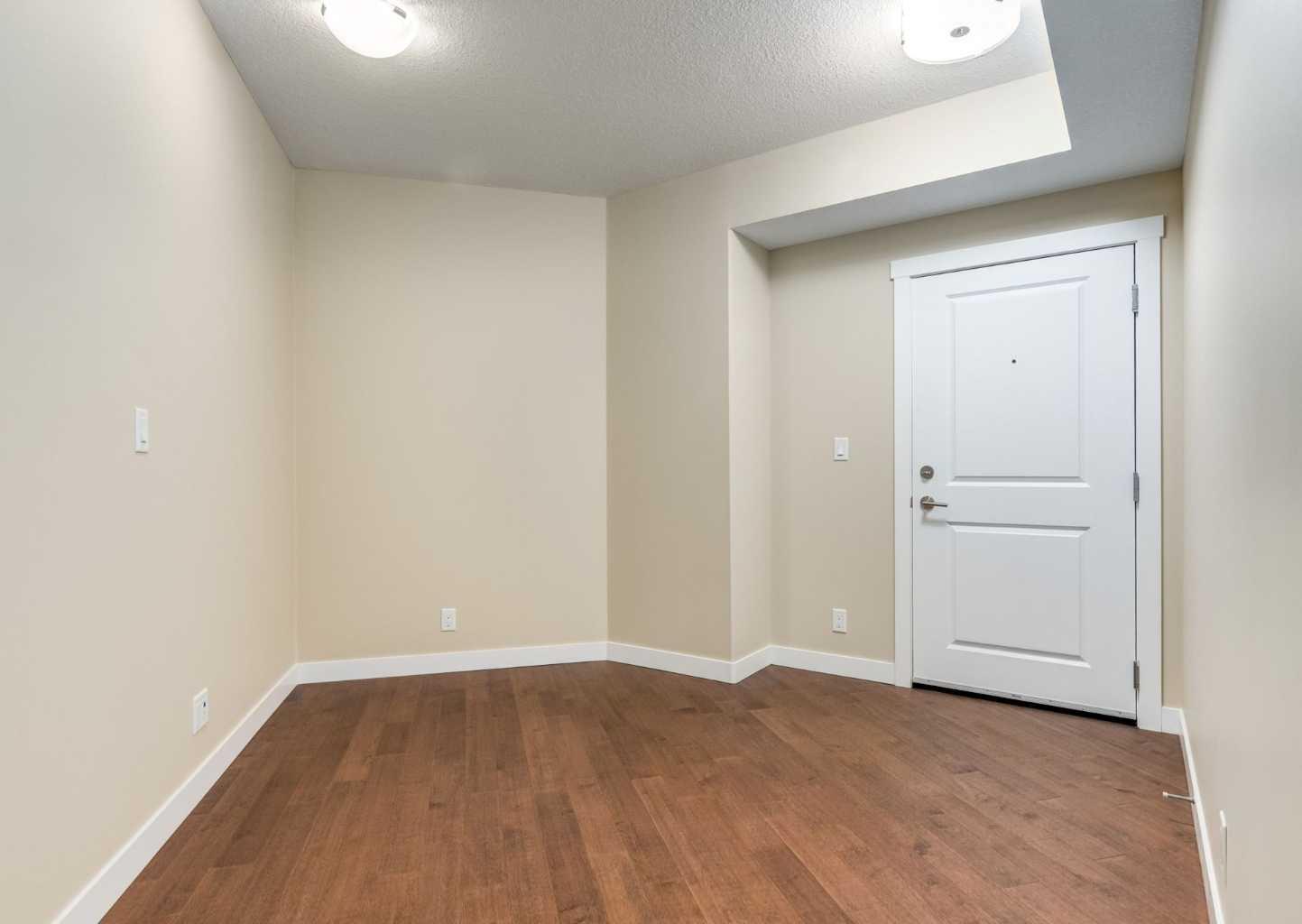 32 Varsity Estates Circle NW 408