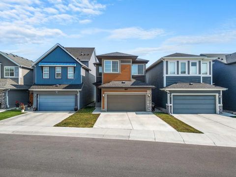 887 Seton Circle SE Calgary AB T3M 3B5