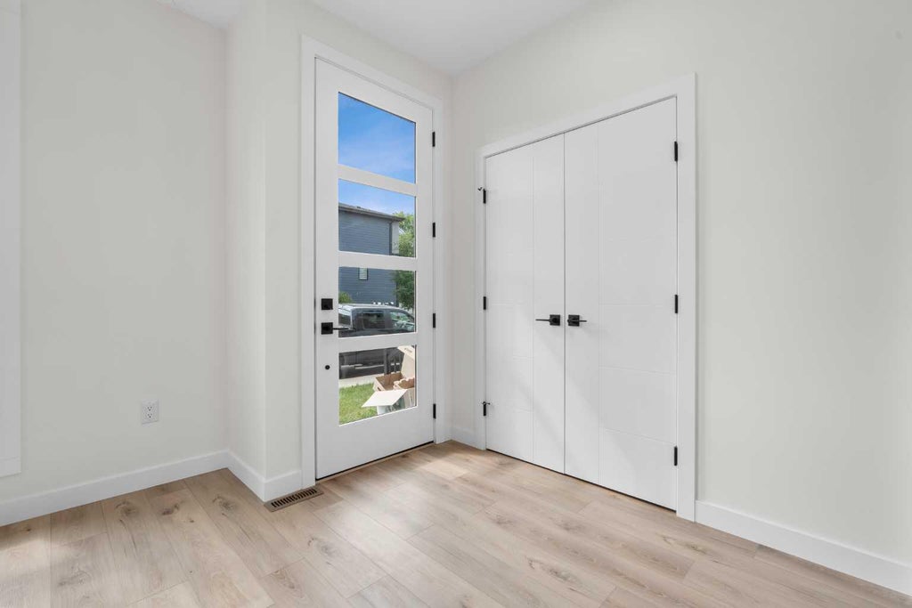 Photo of 2352 7 Street NW, Calgary, AB T2M 1T1 (MLS # A2340133)