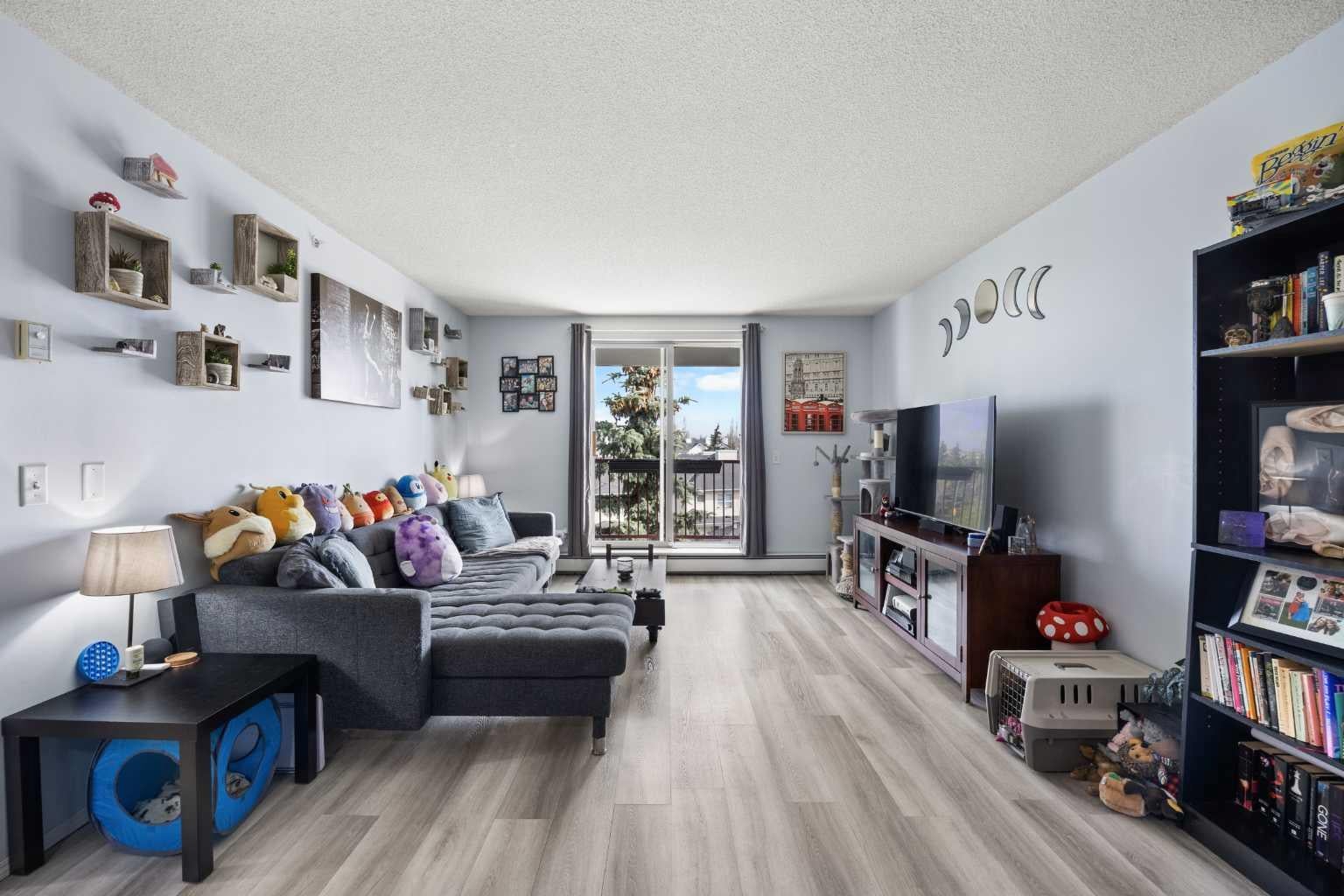 9 Country Village Bay NE 412