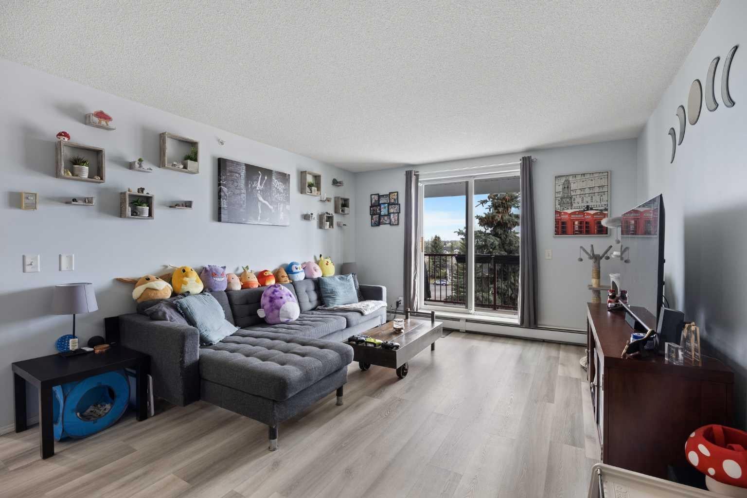 9 Country Village Bay NE 412