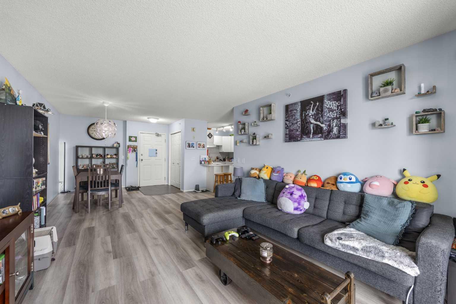 9 Country Village Bay NE 412