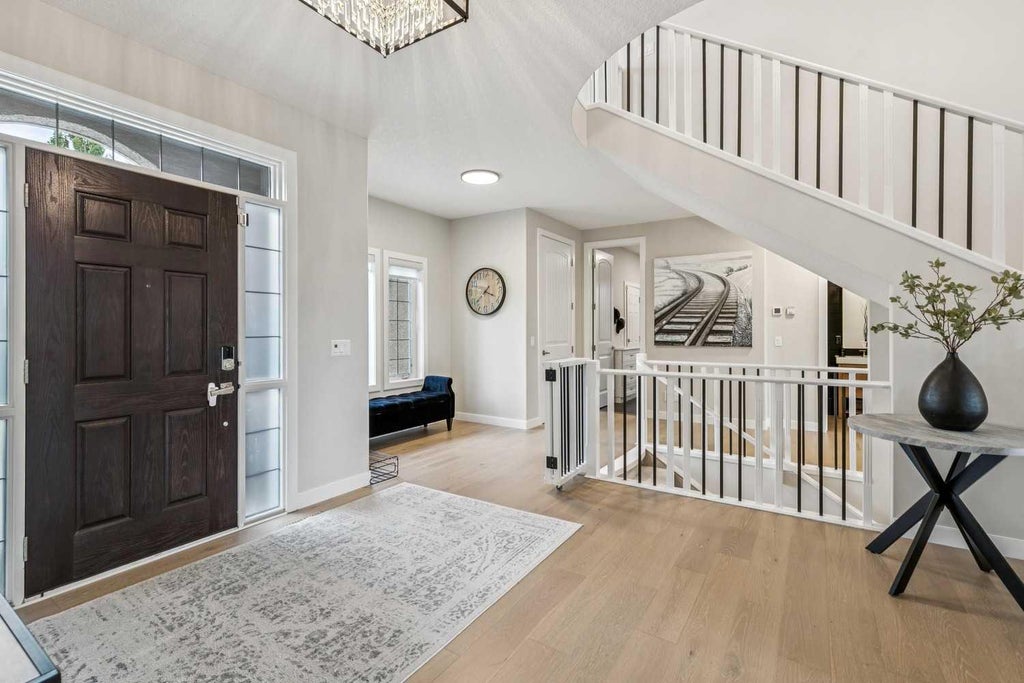 Photo of 136 Heritage Isle, Heritage Pointe, AB T1S 4J8 (MLS # A2338906)