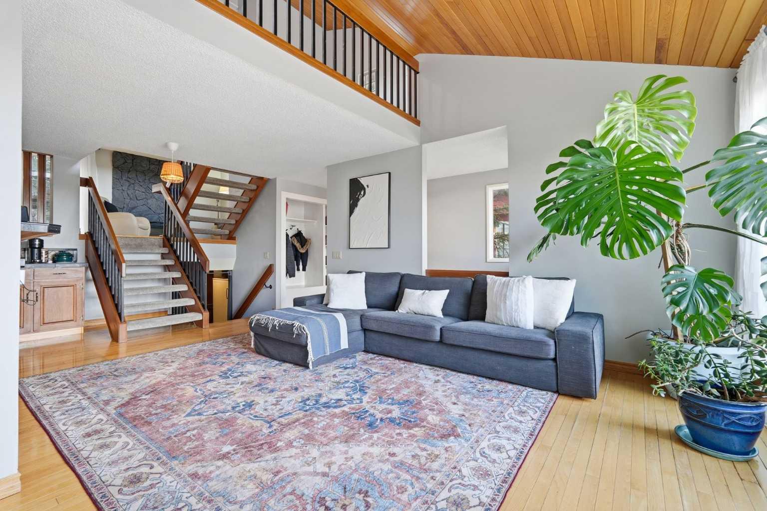 39 Coach Manor Terrace SW