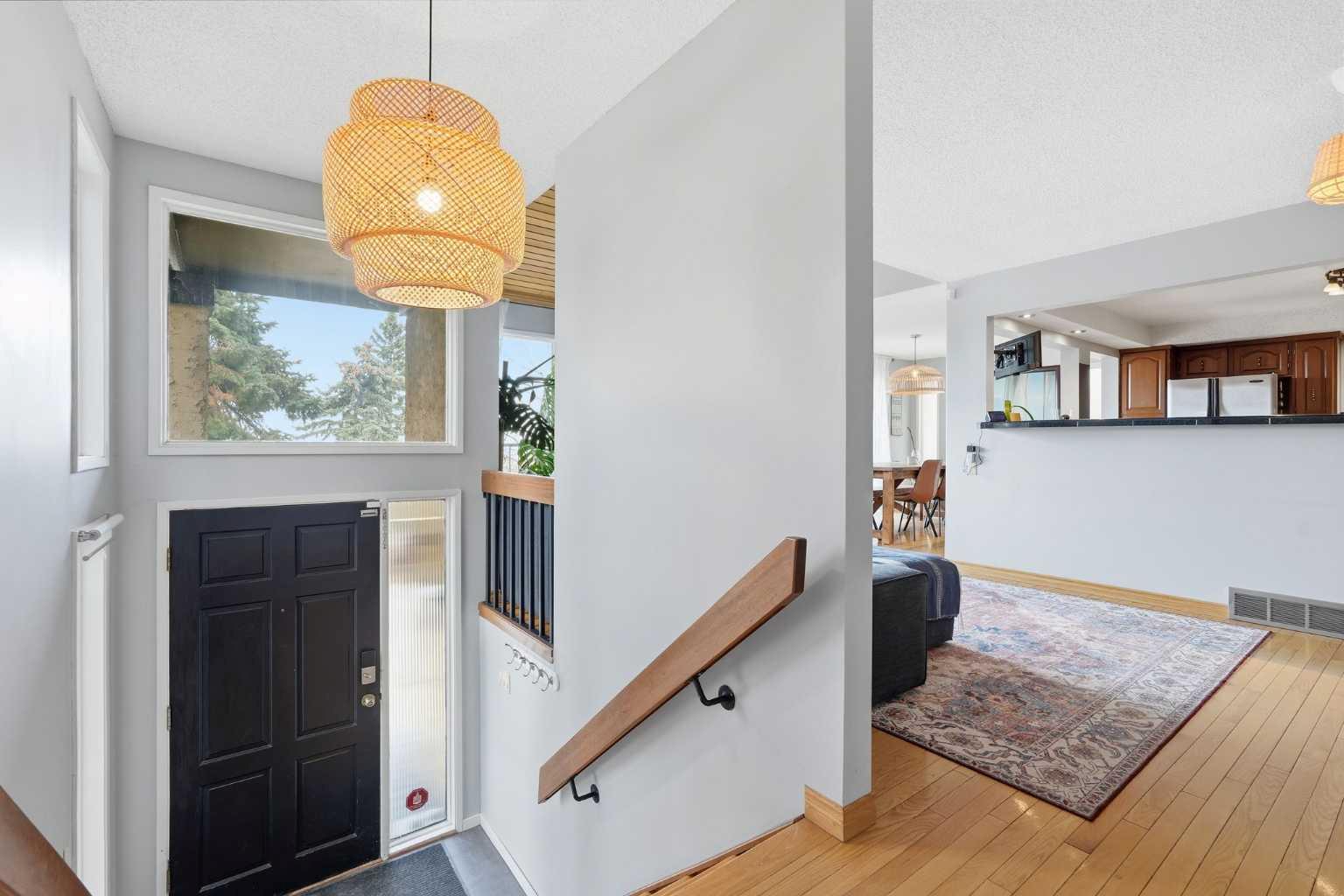 39 Coach Manor Terrace SW