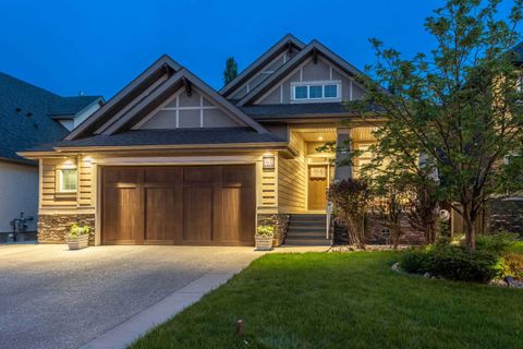 Photo of 120 Elgin Estates View SE, Calgary, AB T2Z 0N7 (MLS # A2316078)