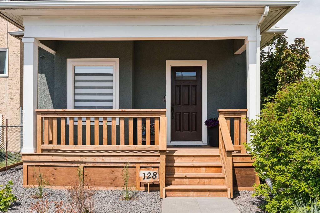 Photo of 128 18 Avenue NE, Calgary, AB T2E 1M9 (MLS # A2315877)