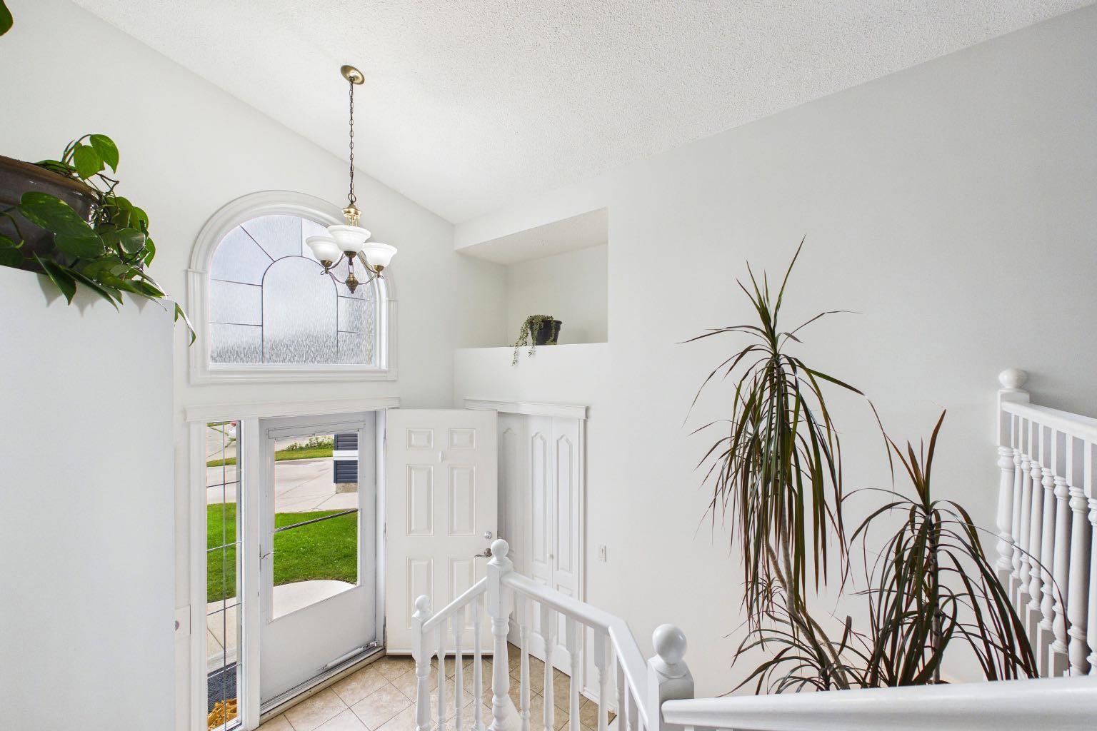 16 Big Springs Mews SE