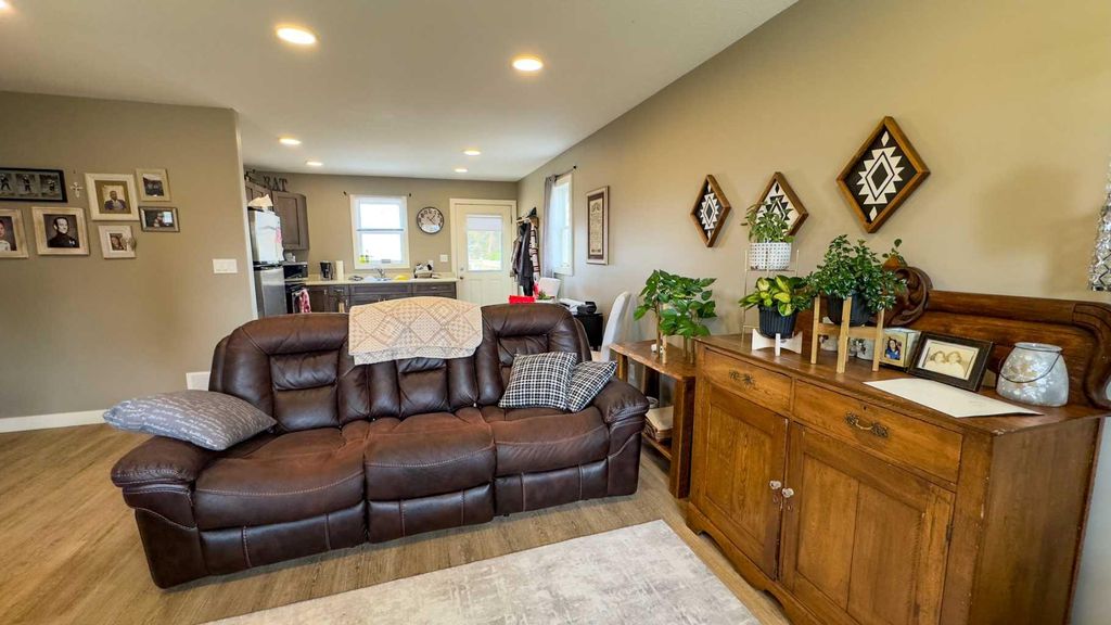 Photo of 8 Rydberg St, Hughenden, AB T0B 2E0 (MLS # A2286968)