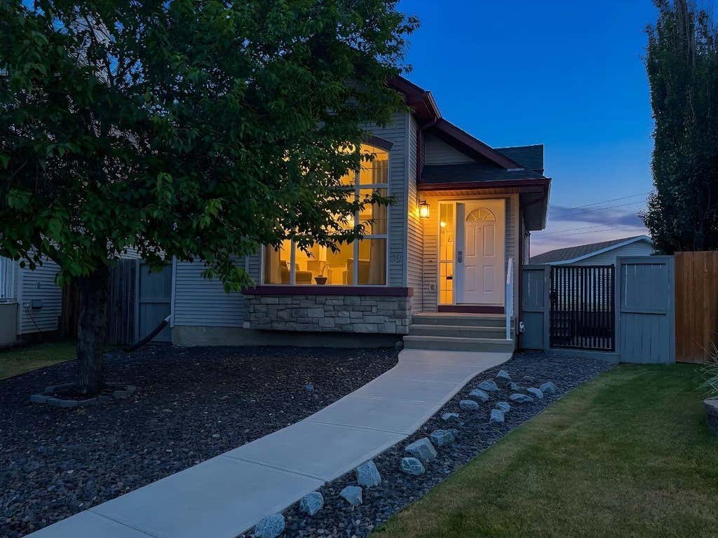 Photo of 79 Cranberry Square SE, Calgary, AB T3M 1J5 (MLS # A2333839)