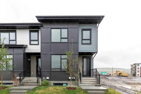 Photo of 233 Vantage Drive, Cochrane, AB T4C 3G5 (MLS # A2338091)