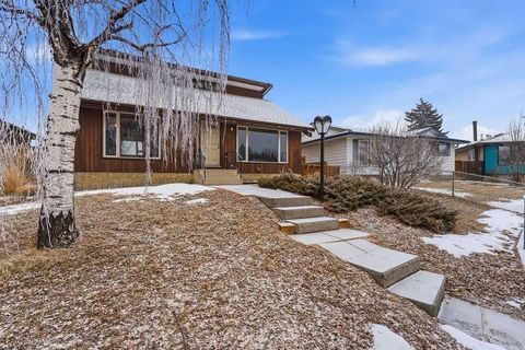 Photo of 64 Doverview Place SE, Calgary, AB T2B 1Z5 (MLS # A2291081)