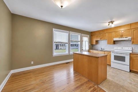 Photo of 11 Poplar Crescent, Springbrook, AB T4S 1V3 (MLS # A2353064)