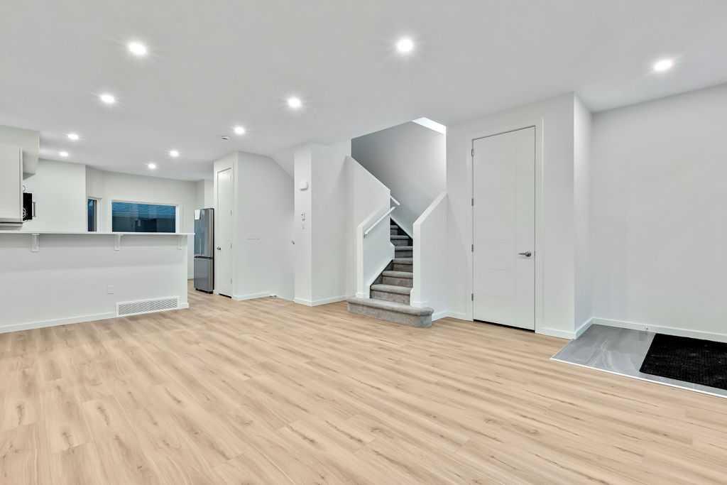 407 Strathcona Circle
