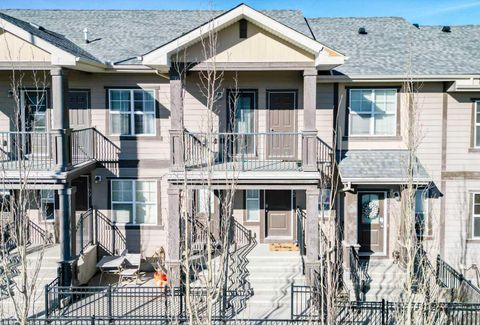 165 Evanscrest Gardens NW Calgary AB T3P 0S1
