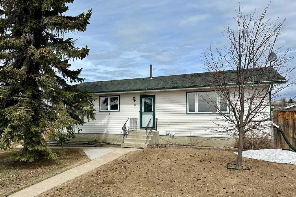 Photo of 8 Isbister Avenue, Swan Hills, AB T0G 2C0 (MLS # A2308221)