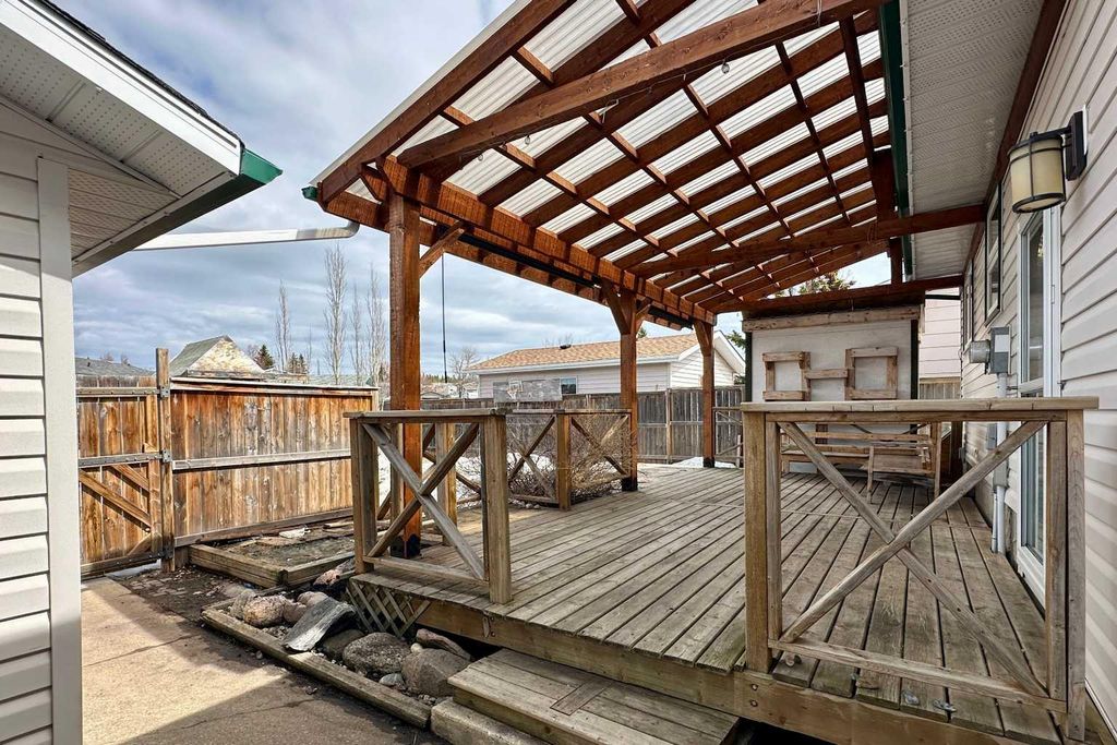 Photo of 8 Isbister Avenue, Swan Hills, AB T0G 2C0 (MLS # A2308221)