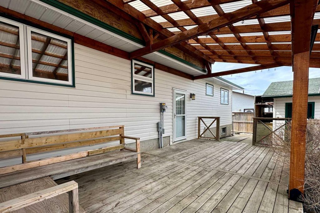 Photo of 8 Isbister Avenue, Swan Hills, AB T0G 2C0 (MLS # A2308221)