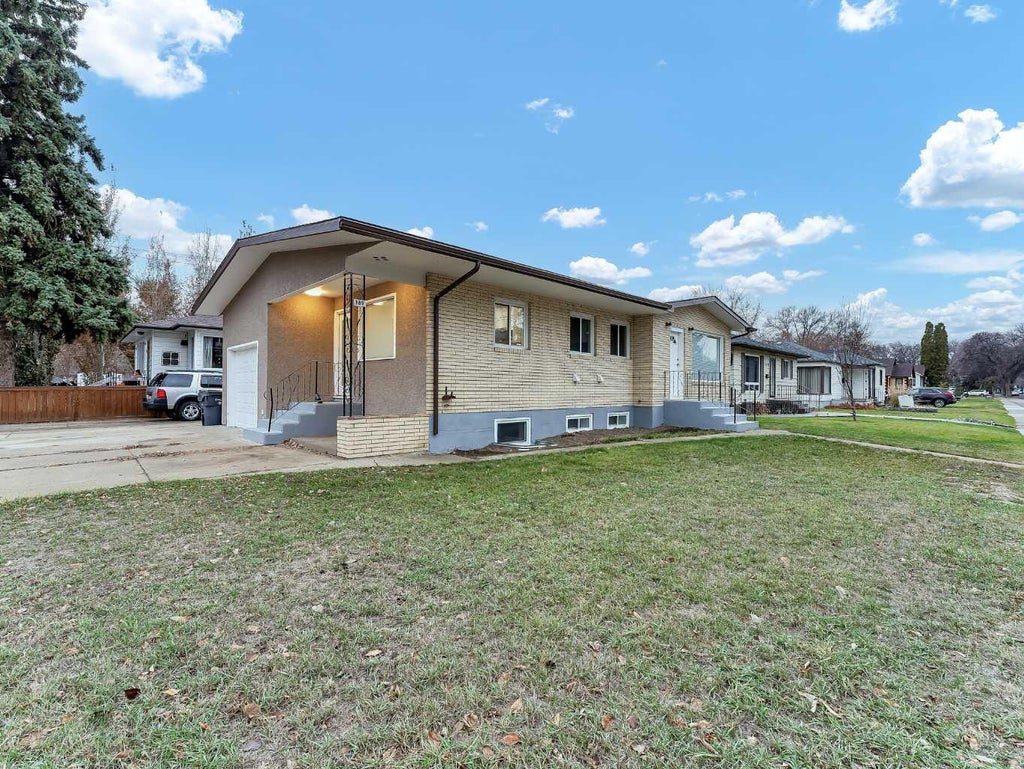 Photo of 189 2 Street NE, Medicine Hat, AB T1A 5K8 (MLS # A2325050)