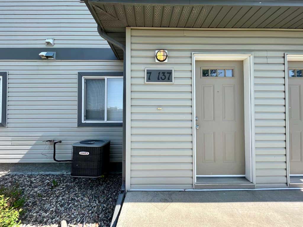Photo of 137 Silkstone Road W #7, Lethbridge, AB T1J 3H6 (MLS # A2327820)