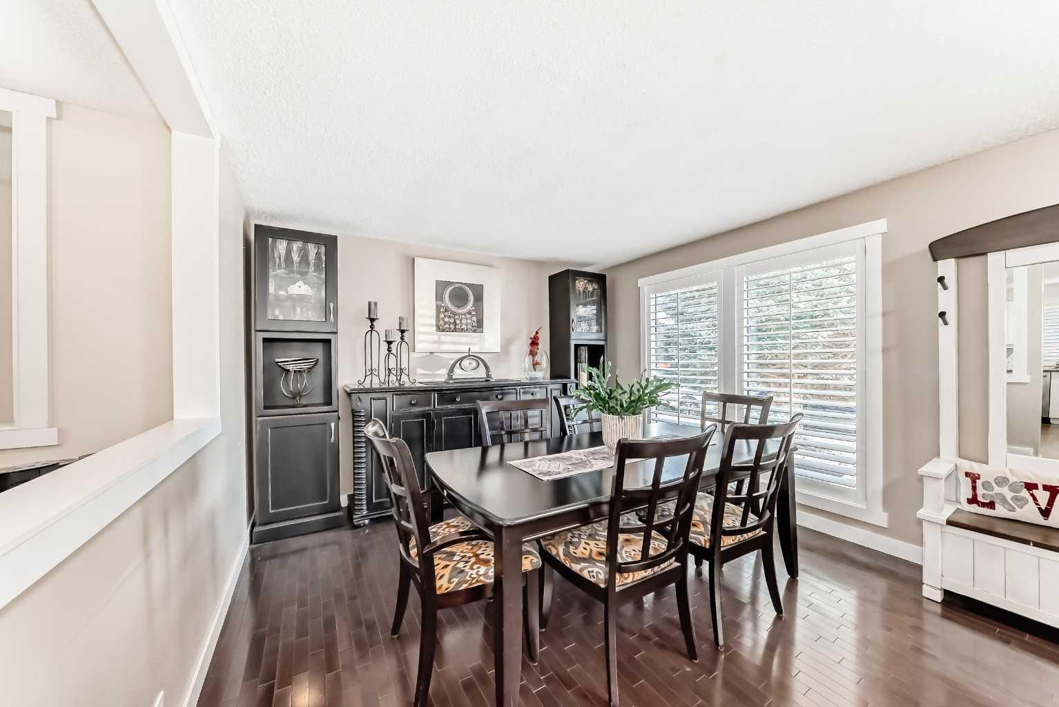 67 Sandstone Crescent SE