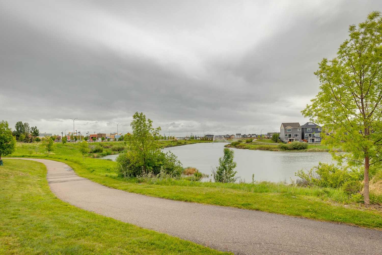 69 Yorkville Green SW