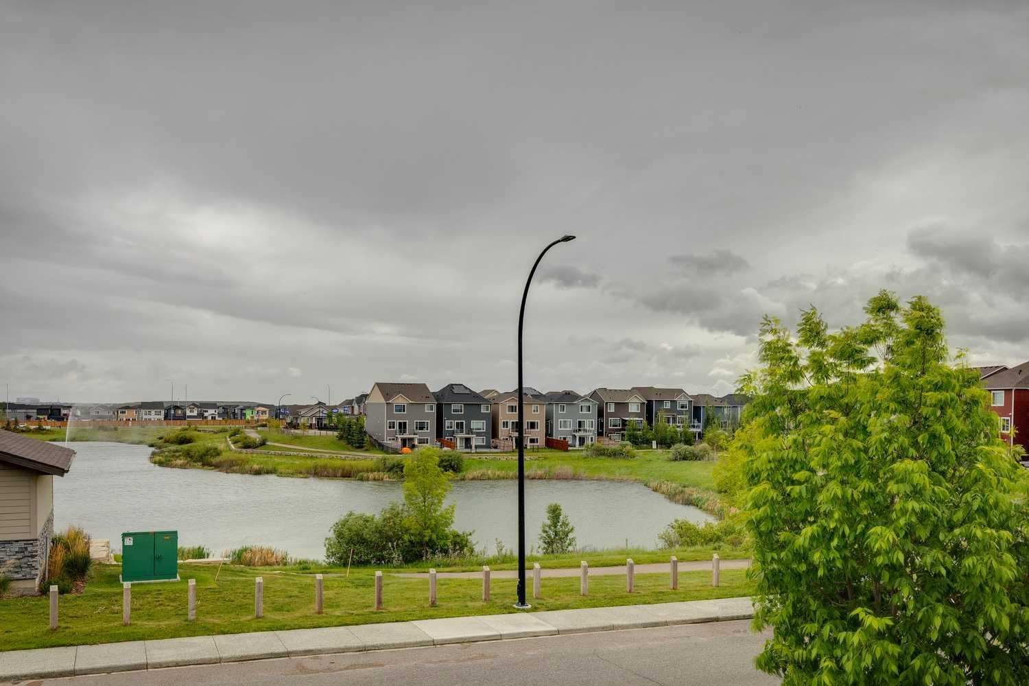 69 Yorkville Green SW