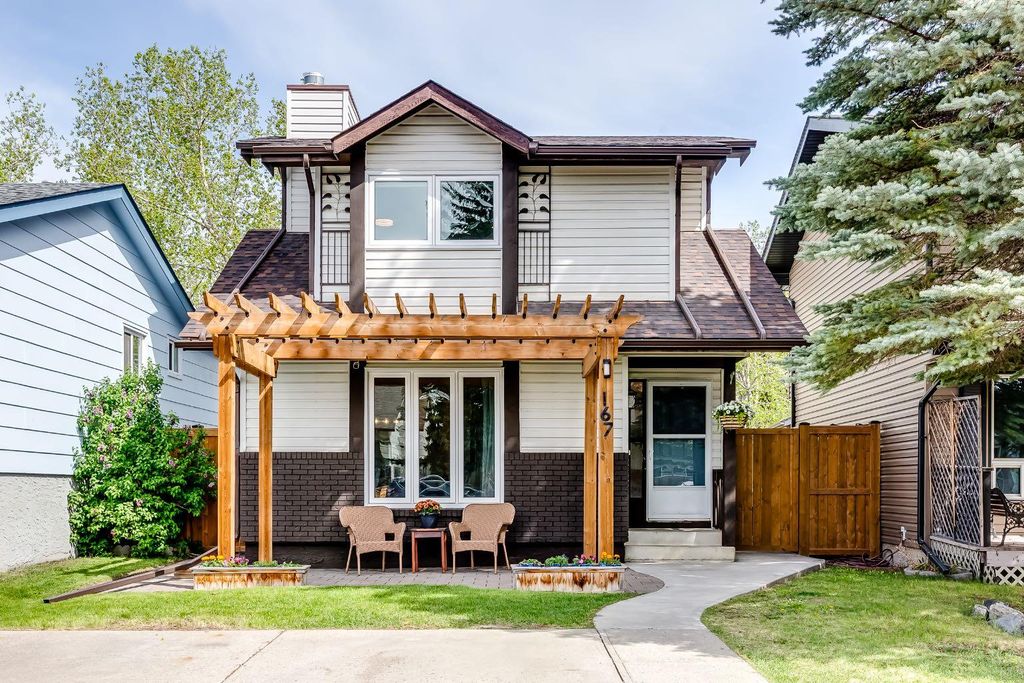 Photo of 167 Sunvale Crescent SE, Calgary, AB T2X 2P8 (MLS # A2312851)
