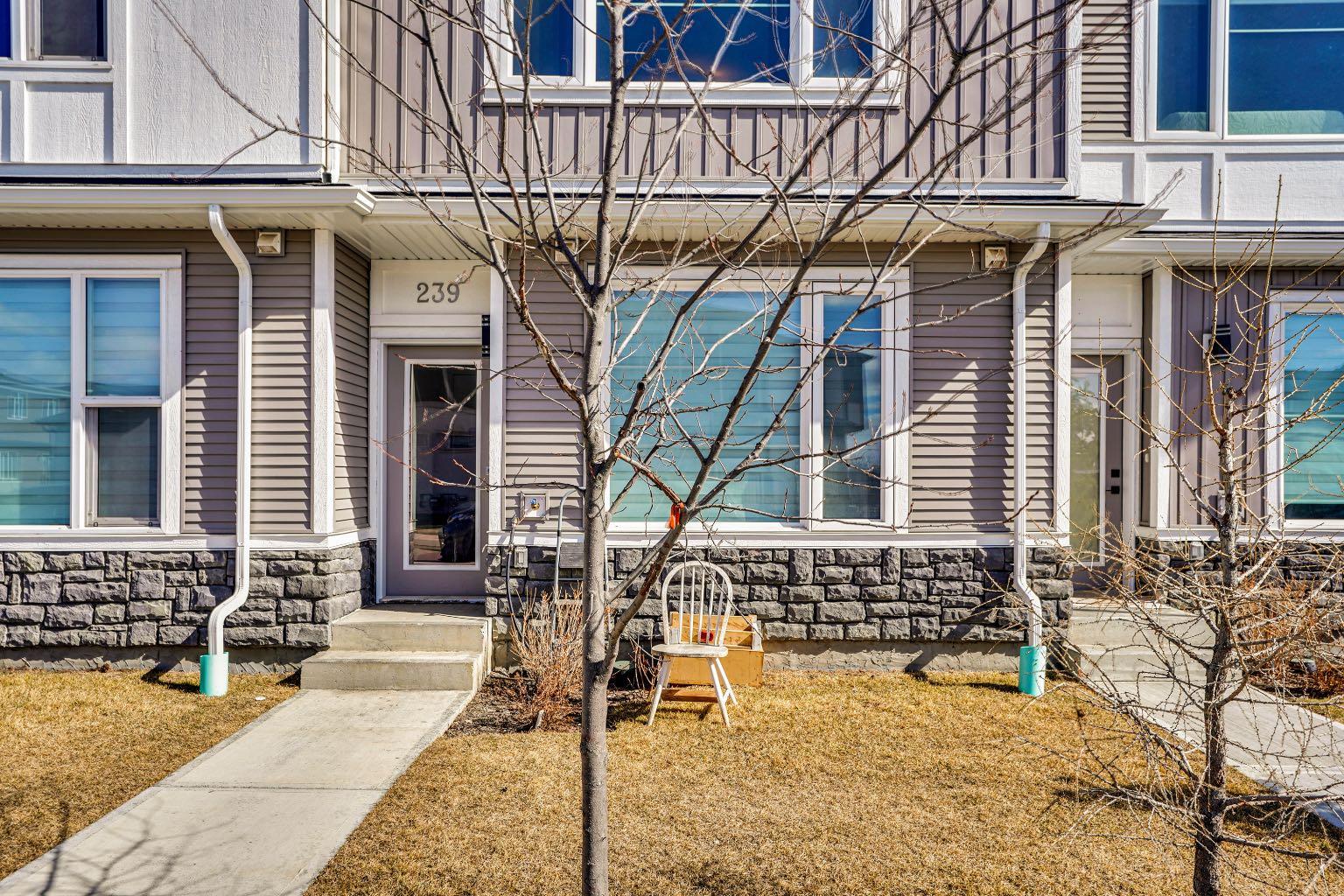 239 Saddlepeace Crescent NE