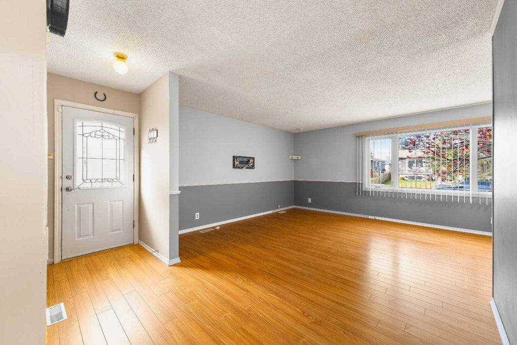 Photo of 272 Huntington Close NE, Calgary, AB T2K 5B3 (MLS # A2354116)