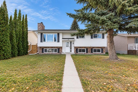 Photo of 88 Noble Avenue, Red Deer, AB T4P 2H5 (MLS # A2352958)