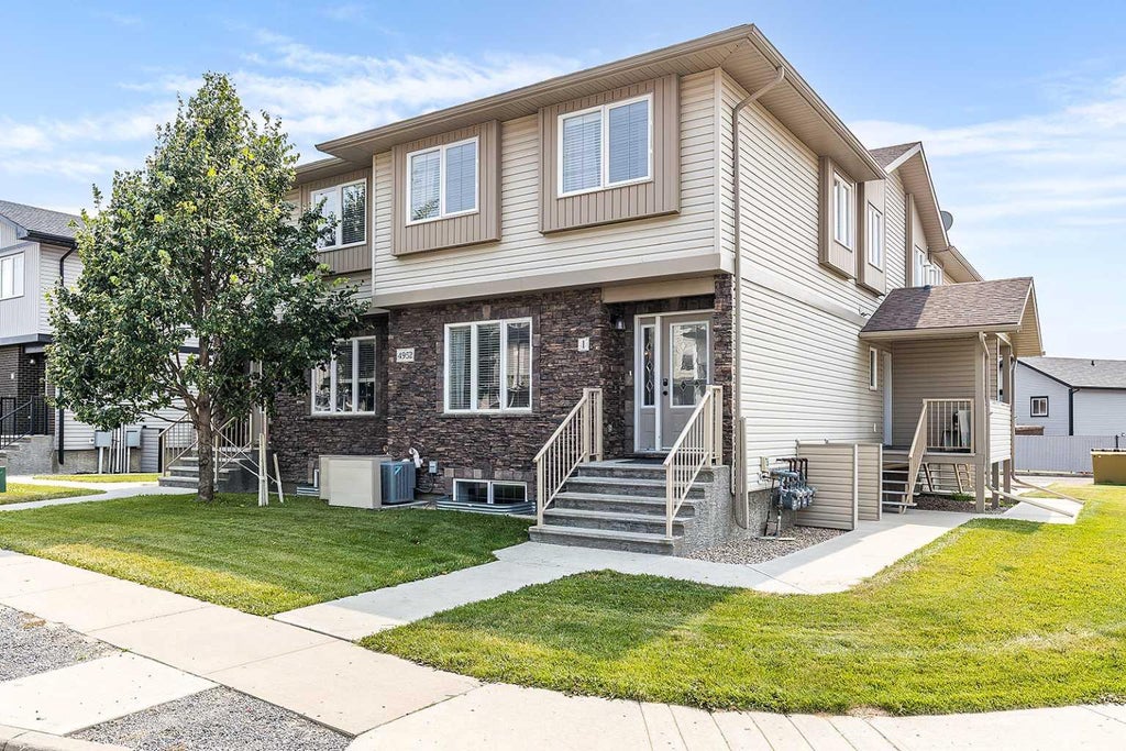 Photo of 4952 Southlands Drive SE #1, Medicine Hat, AB T1B 0E9 (MLS # A2346966)