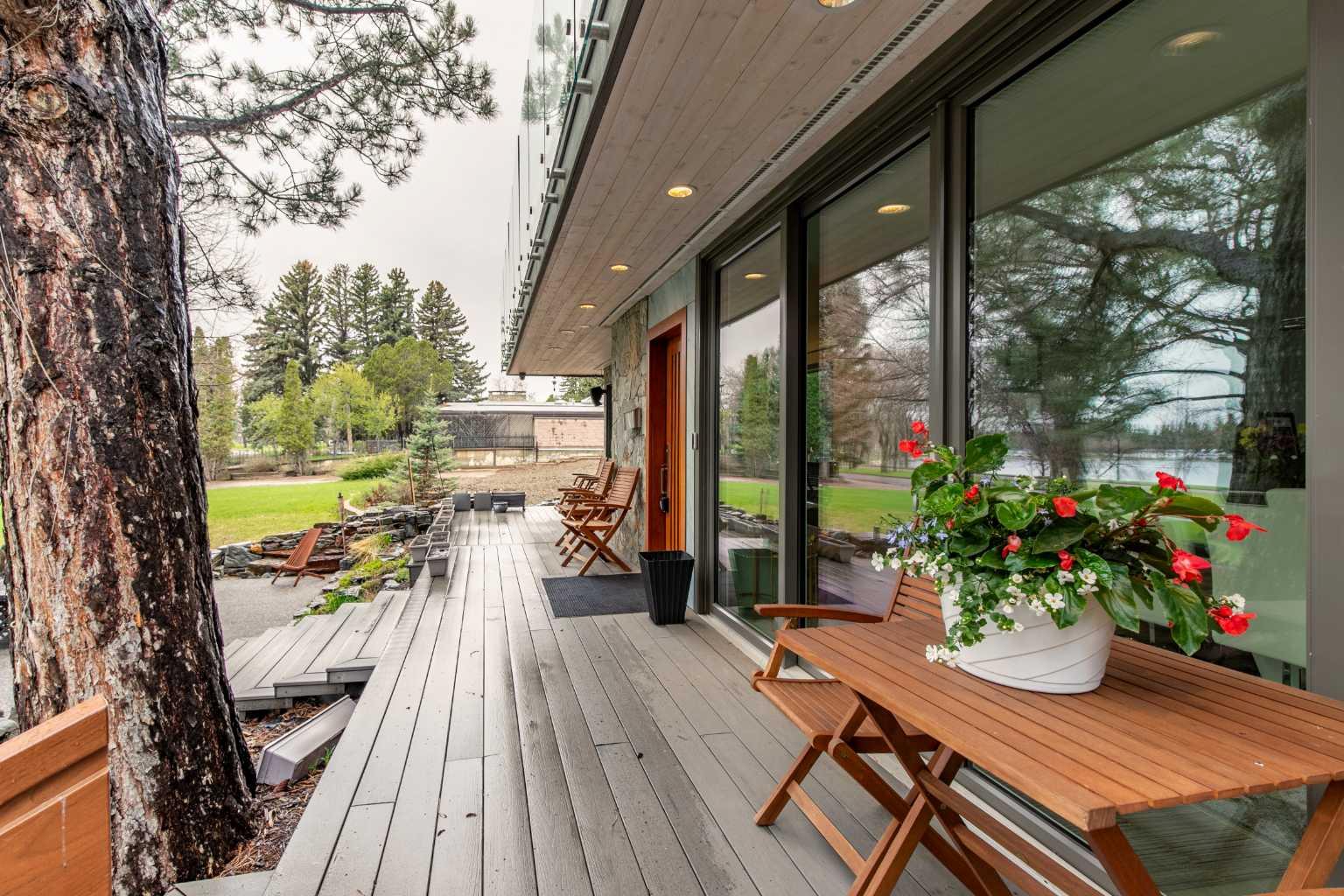 2825 Parkside Drive S