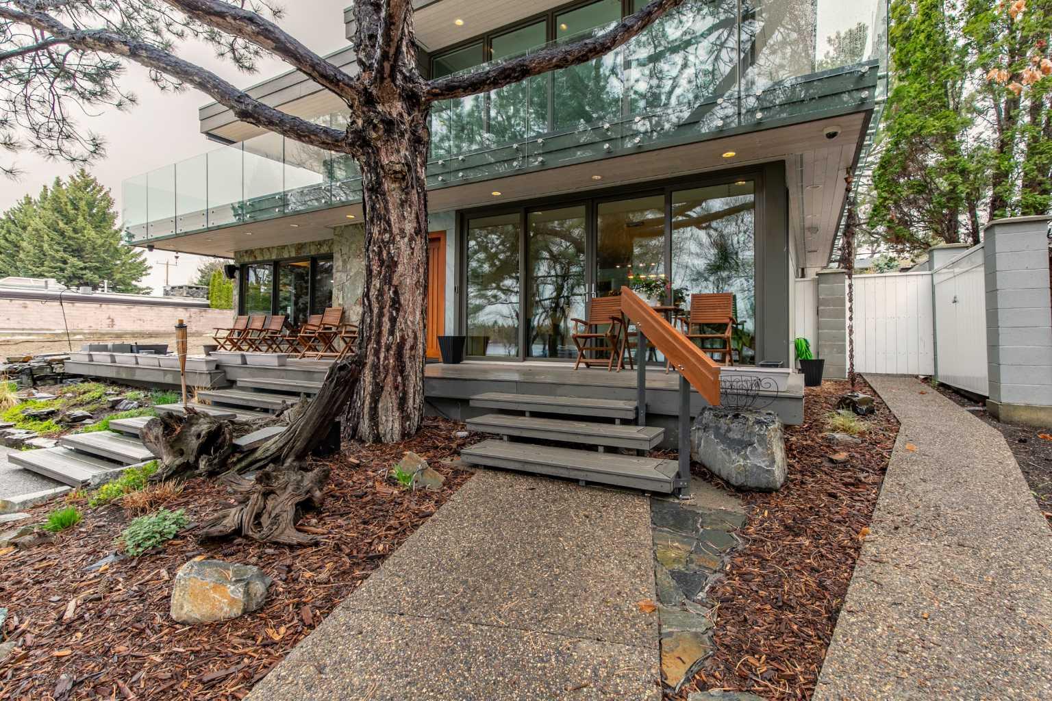 2825 Parkside Drive S