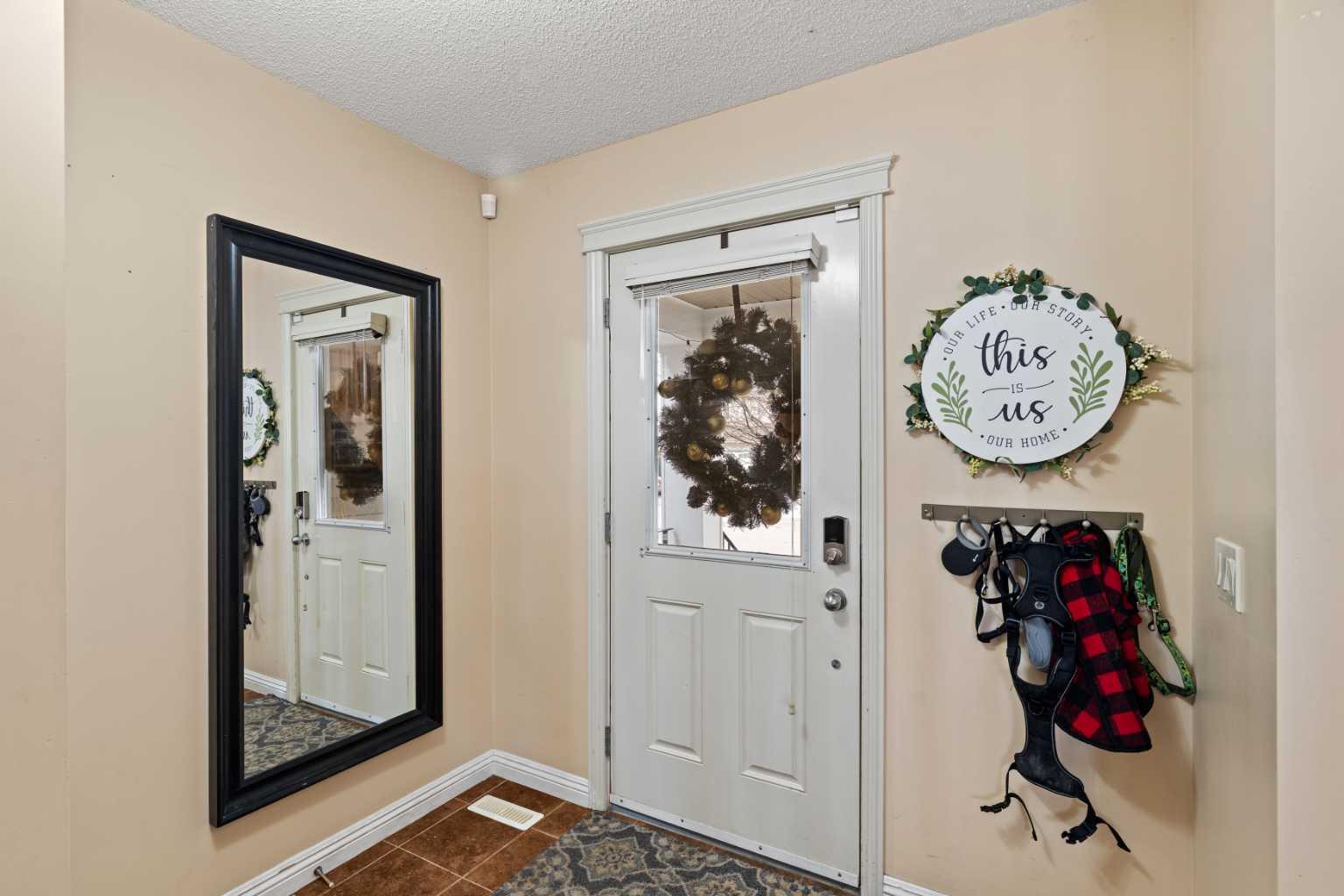 137 Copperleaf Bay SE