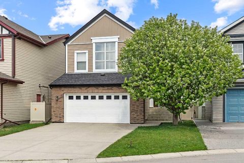 Photo of 137 Copperleaf Bay SE, Calgary, AB T2Z 0J2 (MLS # A2314031)